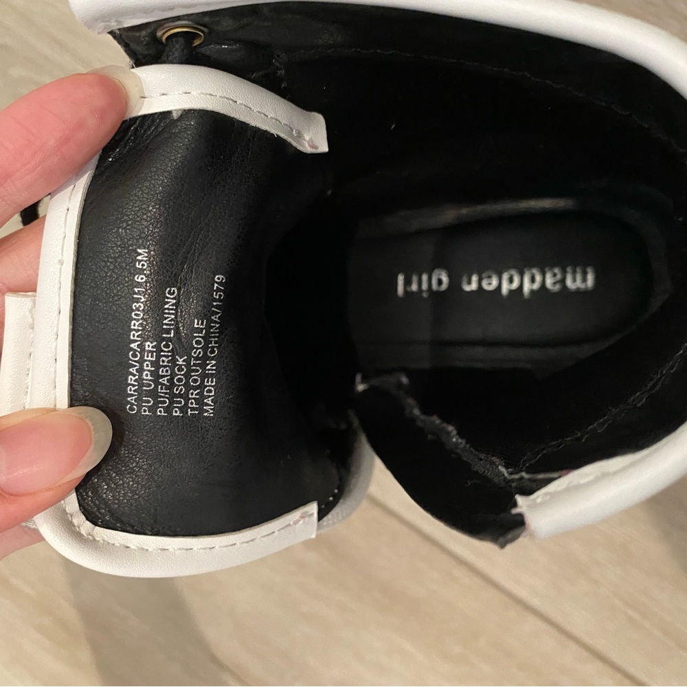 Madden girl boots. White. 6.5size